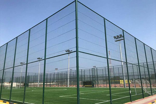 MG不朽情缘照明1000W投光灯用在迪拜的球场项目